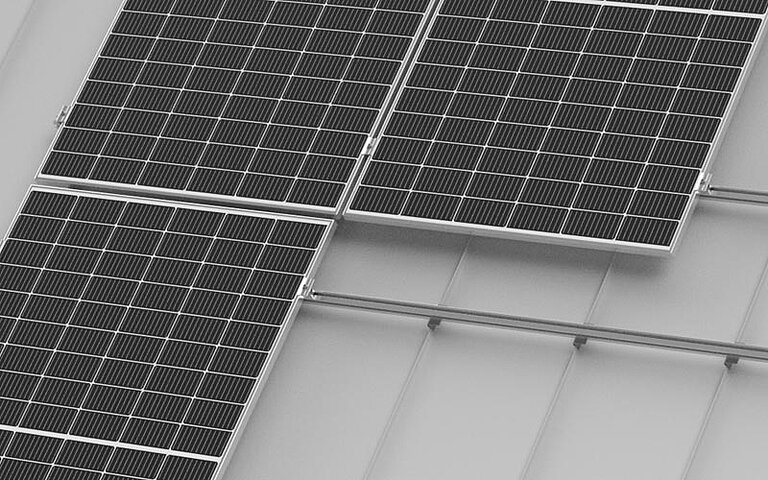 Bilder der PV-Montagesysteme für die Blechfalz-Eindeckung von ALTEC
