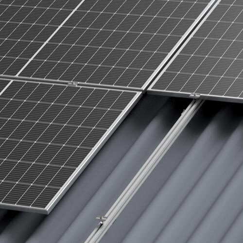 Bild der PV-Montagesysteme für Welleternit-Dächer von ALTEC
