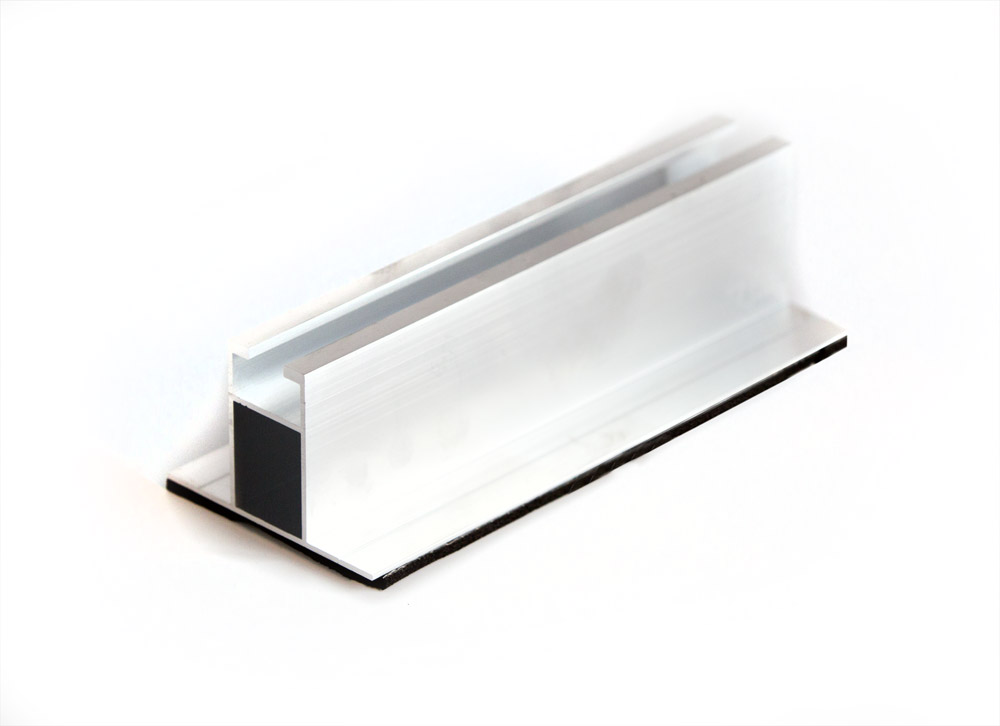 [Translate to Englisch:] ALTEC PV-Komponenten: Profil 68×45 mit EPDM_Band