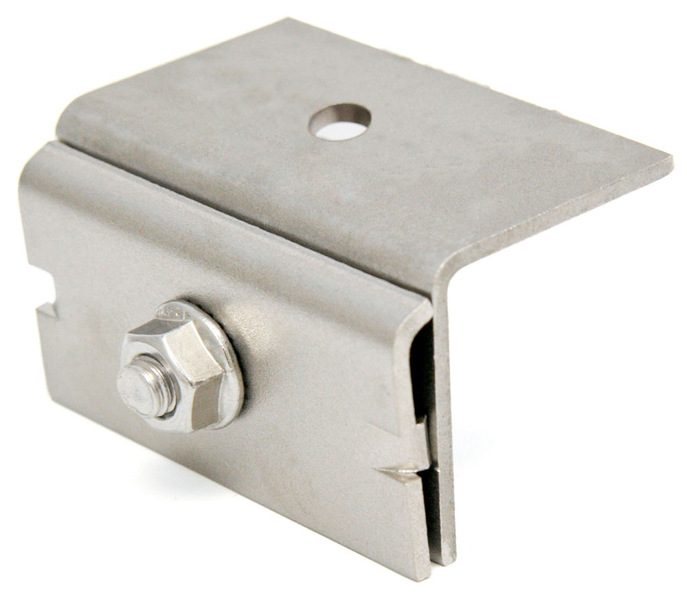 [Translate to Englisch:] ALTEC PV-Montagesysteme: Stehfalzklemme mit Flachrundschraube